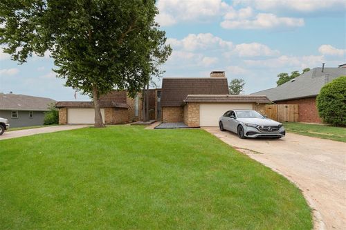 12508 Green Valley Dr, Oklahoma City, OK, 73120-8847 | Card Image