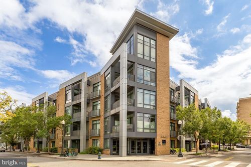 330-525 Water St Sw, WASHINGTON, DC, 20024-2381 | Card Image