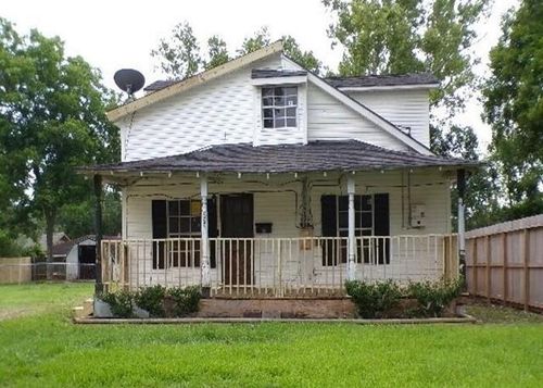 222 E Southland Ave, Alvin, TX, 77511-3550 | Card Image