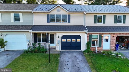 209 Baker And Russell Dr, SHIPPENSBURG, PA, 17257-9298 | Card Image