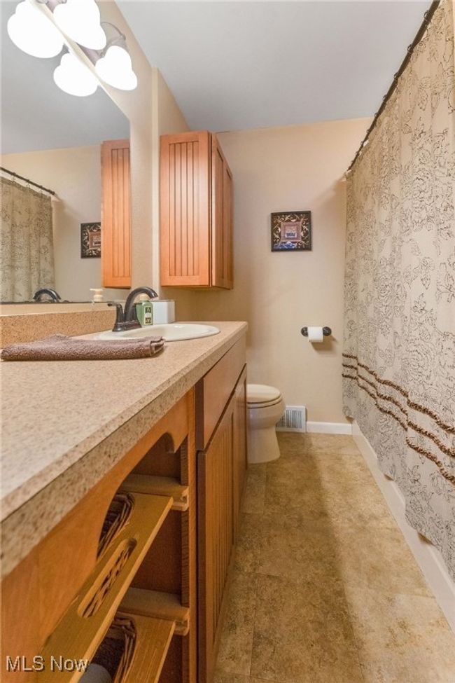 26 Deeringwood Dr, House other with 4 bedrooms, 3 bathrooms and null parking in New Middletown OH | Image 22