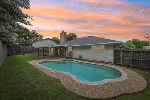 2717 Charlesworth Dr, Austin, TX, 78745-5107 | Card Image