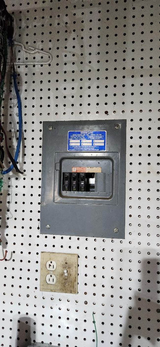 Garage Electrical Panel | Image 12