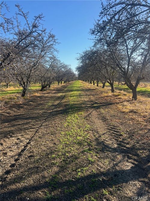 1 W American Ave, Firebaugh, CA, 93622 | Card Image