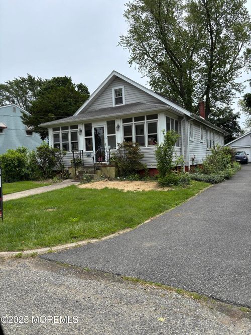 21 Alexander Ave, Freehold, NJ, 07728-2633 | Card Image