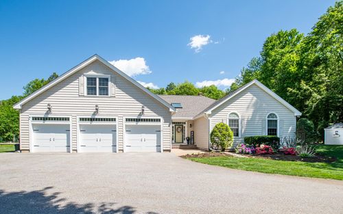 32 Mcintosh Rd, Danville, NH, 03819-3027 | Card Image