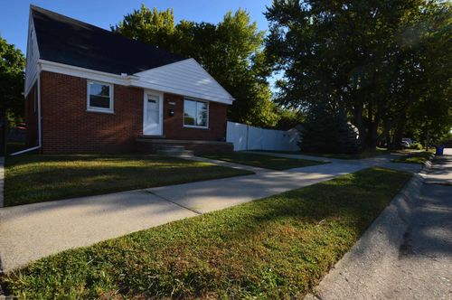 8219 Maxwell Ave, Warren, MI, 48089-2342 | Card Image