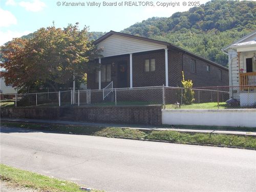 717 4th Ave, Montgomery, WV, 25136-2050 | Card Image