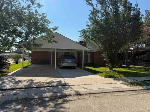 201 Merrill Dr, Houma, LA, 70363-5843 | Card Image