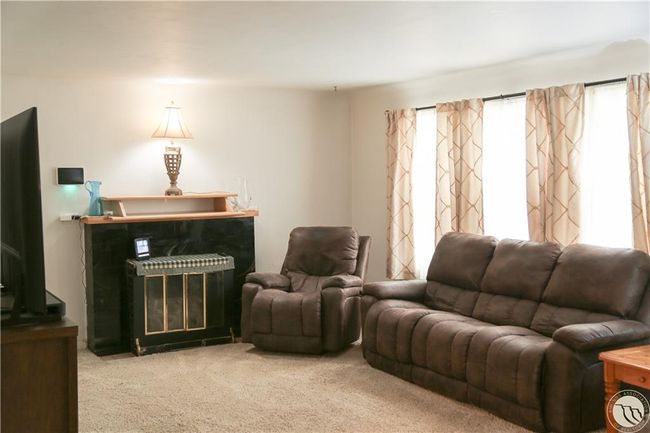 426 3 Rd St W, House other with 4 bedrooms, 3 bathrooms and null parking in Hardin MT | Image 7