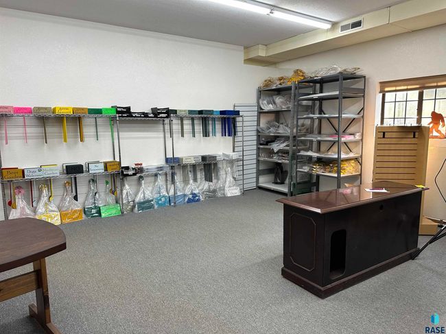 700 6th St, Home with 0 bedrooms, 2 bathrooms and null parking in Freeman SD | Image 35