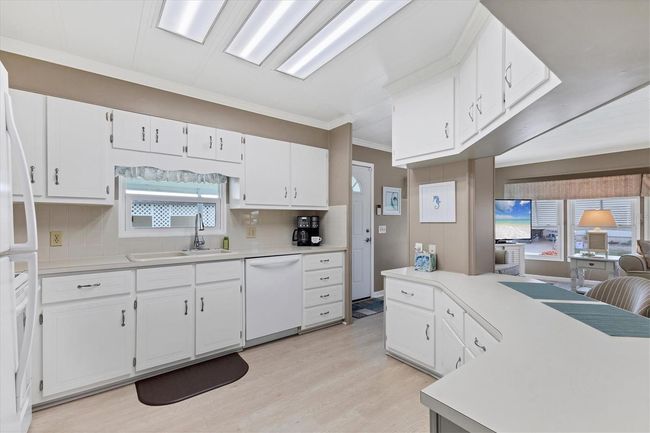 Kitchen | Image 14