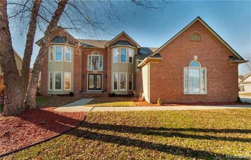 46793 Springwood Dr, Macomb, MI, 48044-3575 | Card Image
