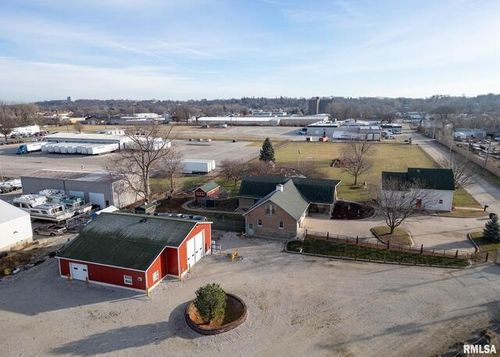 225 34th Ave, Rock Island, IL, 61201-5923 | Card Image