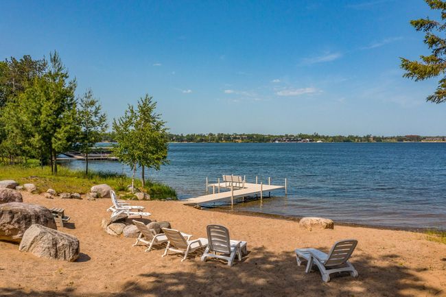 1303 E Point Dr, Townhouse with 3 bedrooms, 3 bathrooms and null parking in East Gull Lake MN | Image 20