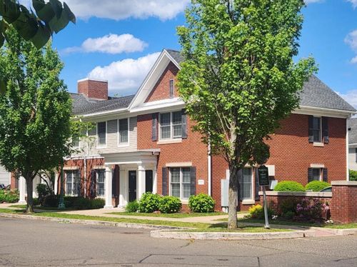 31 Fairgate Dr, Stamford, CT, 06902-4903 | Card Image