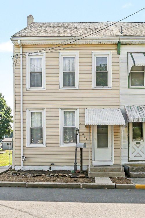 304 N 20th St, LEBANON, PA, 17046-2703 | Card Image