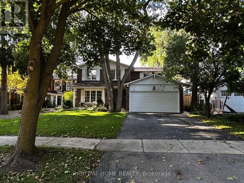 78 Julia St, Thornhill, ON, L3T4R9 | Card Image