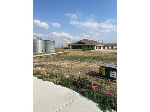 40 Johnson Ct, Keenesburg, CO, 80643-9098 | Card Image