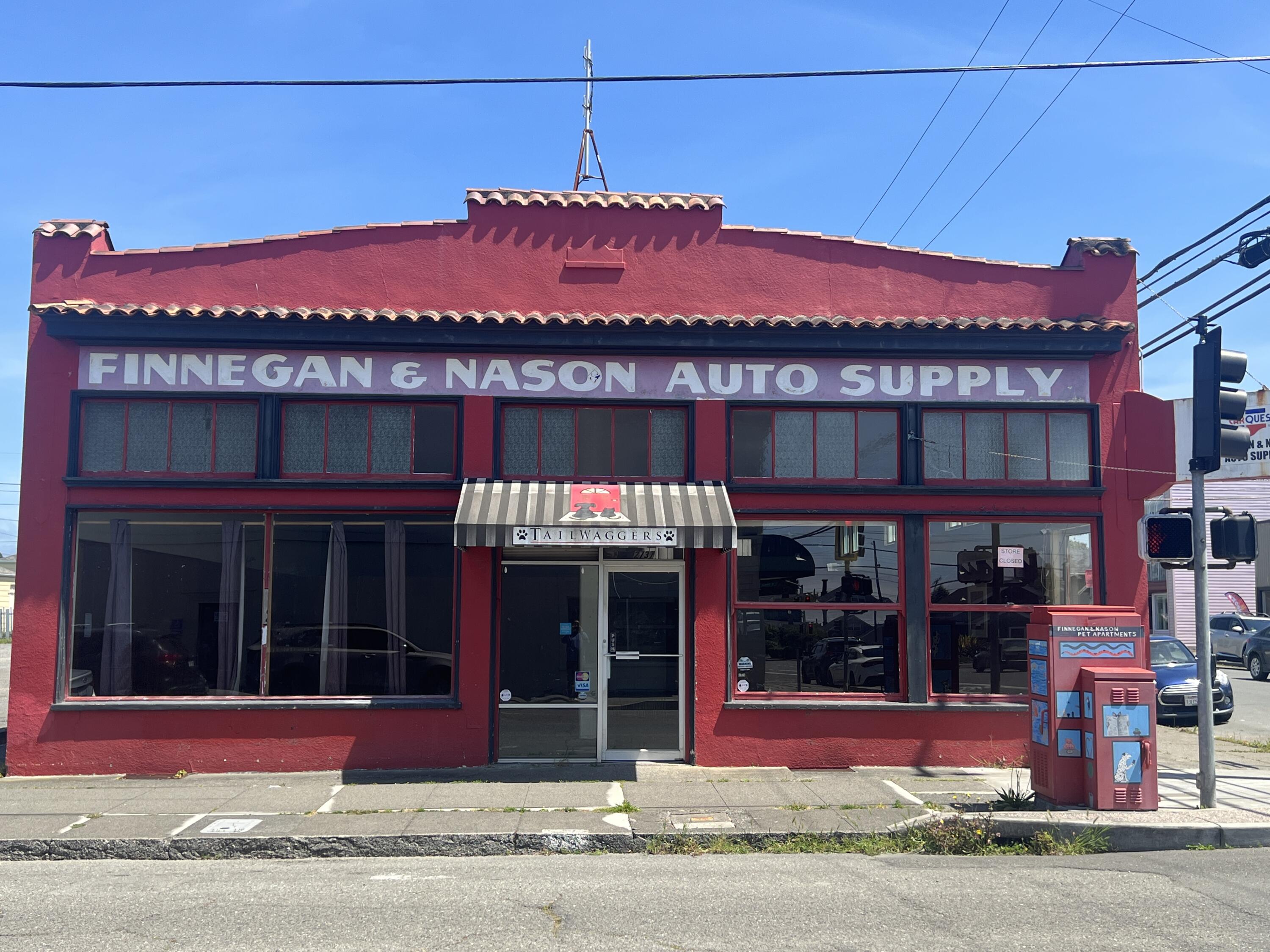 2737 F St, Eureka, CA 95501