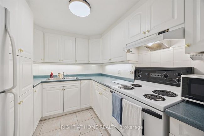 123 Ravenscroft Rd, House other with 5 bedrooms, 4 bathrooms and 3 parking in Ajax ON | Image 22