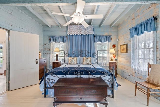 1585 Round Top Rd, Home with 6 bedrooms, 7 bathrooms and null parking in Round Top TX | Image 15