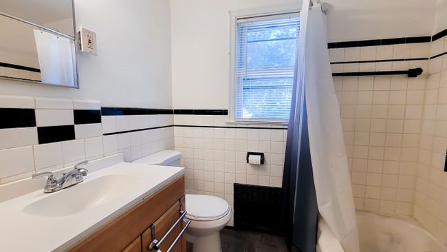 19 Brewer St, House other with 3 bedrooms, 1 bathrooms and null parking in East Hartford CT | Image 10