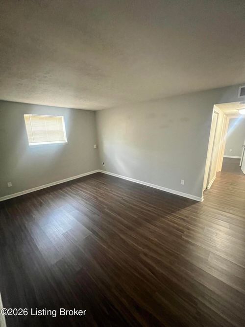 4-6500 Hackel Dr, Louisville, KY, 40258 | Card Image