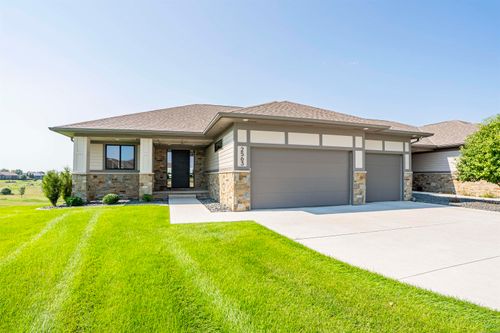 2563 Insignia Cir, Sioux City, IA, 51106-1221 | Card Image