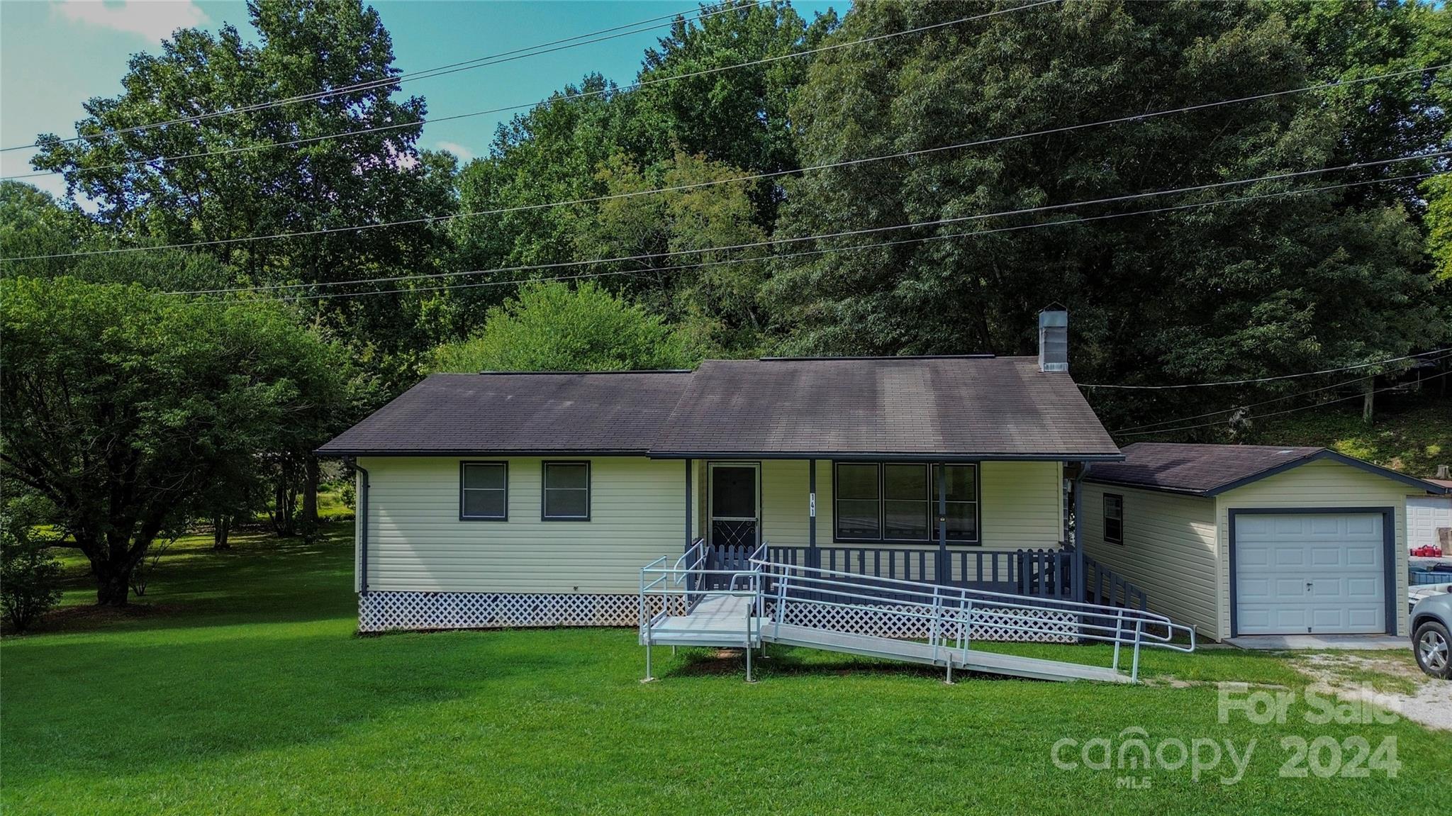 Prentiss Bridge Rd, Franklin, NC 28734