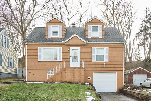 114 Davenport Ave, Akron, OH, 44312-1648 | Card Image