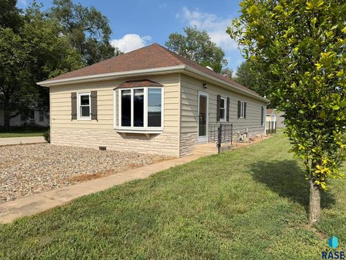 931 Curry St Street, Scotland, SD, 57059 | Card Image