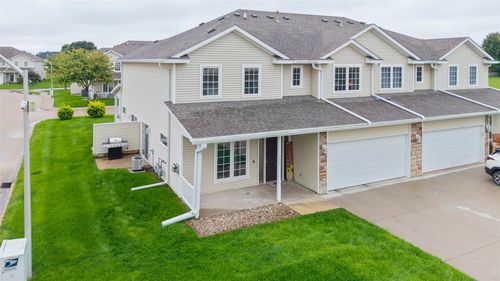 842 Red Hawk Way Se, Altoona, IA, 50009-2738 | Card Image