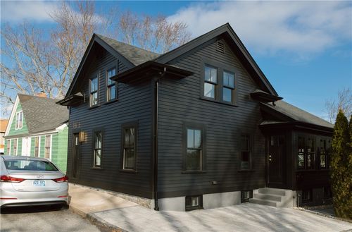 42 Marlborough St, East Greenwich, RI, 02818-3830 | Card Image