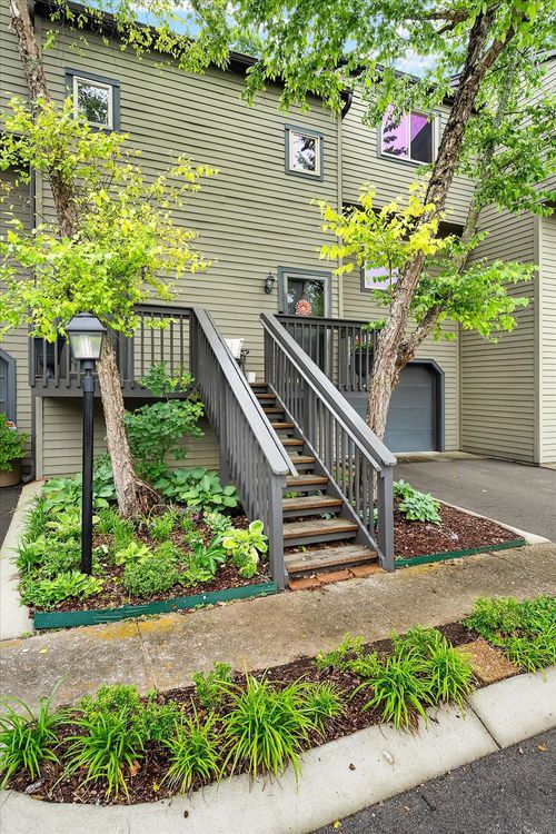 234 Summit Ridge Dr, Nashville, TN, 37215-3824 | Card Image