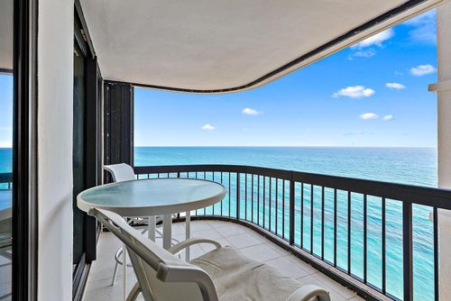 apt-12f-5380 N Ocean Dr, Riviera Beach, FL, 33404-2534 | Card Image