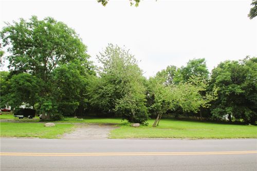 422 Clinton St, Lockport, NY, 14094-1516 | Card Image