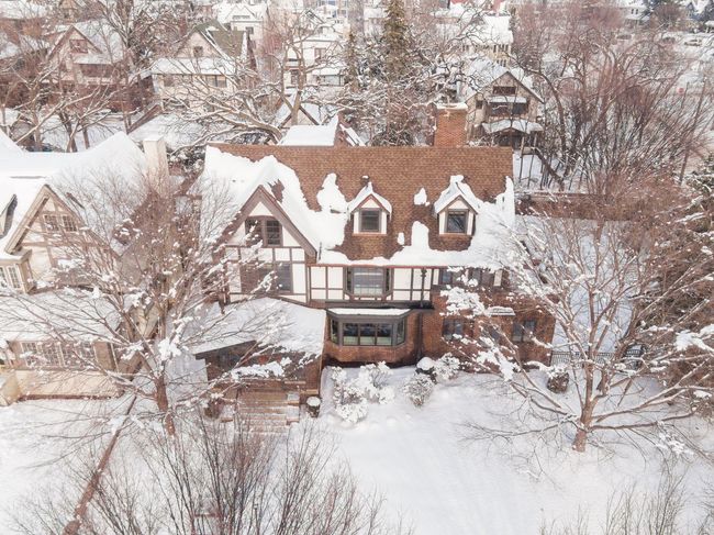 2667 E Lake Of The Isles Pkwy, House other with 4 bedrooms, 4 bathrooms and null parking in Minneapolis MN | Image 4