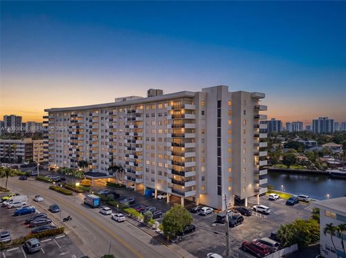 303-401 Golden Isles Dr, Hallandale Beach, FL, 33009-7509 | Card Image