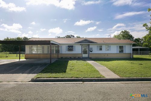 603 S Terry St, Cuero, TX, 77954-3234 | Card Image