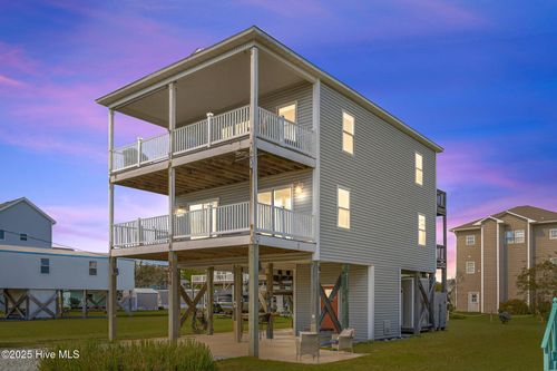 8014 8th St, Surf City, NC, 28445-8649 | Card Image