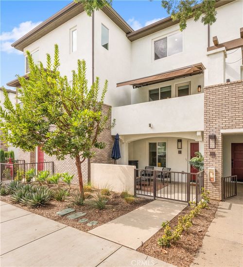 d-125 N 5th St, Montebello, CA, 90640 | Card Image