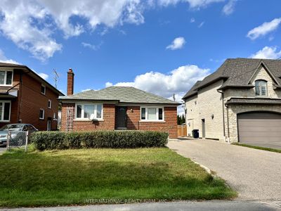 52 Albright Ave, House other with 2 bedrooms, 1 bathrooms and 5 parking in Etobicoke ON | Image 1