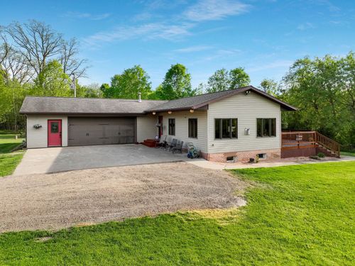 914 8th St, Clayton, WI, 54004-9038 | Card Image