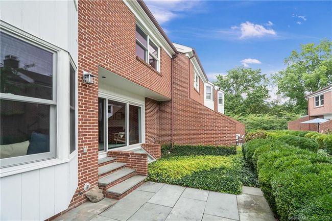APT-8 - 56 Sherwood Pl, Condo with 2 bedrooms, 3 bathrooms and null parking in Greenwich CT | Image 5