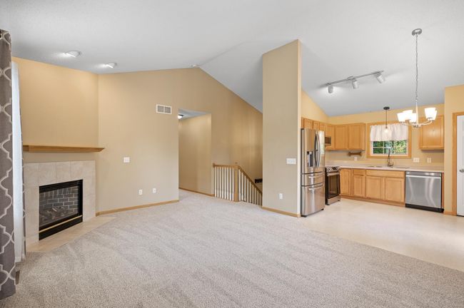 7371 Devin Ln, Townhouse with 3 bedrooms, 3 bathrooms and null parking in Shakopee MN | Image 4