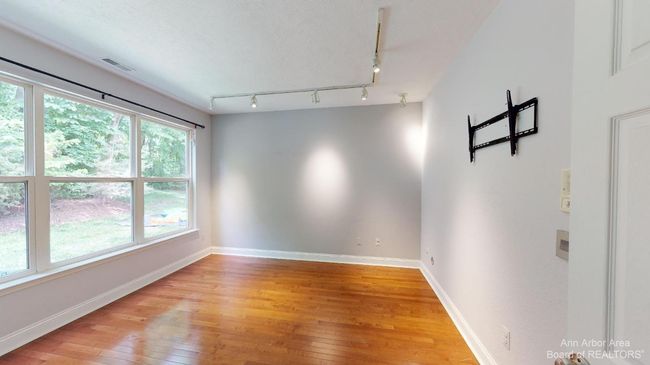 1408 Fox Pointe Cir, Condo with 2 bedrooms, 2 bathrooms and null parking in Ann Arbor MI | Image 8