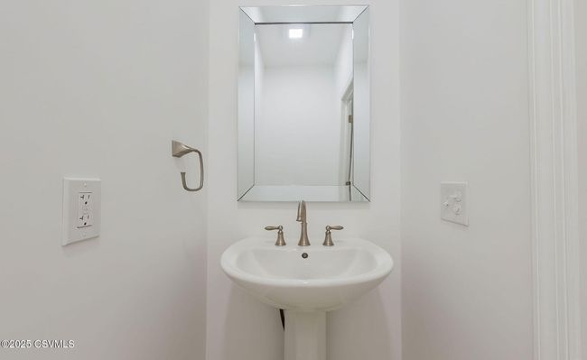 1020 Market St, House other with 3 bedrooms, 3 bathrooms and null parking in Nescopeck PA | Image 31