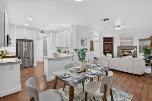 b-33449 Emerson, Temecula, CA, 92592 | Card Image