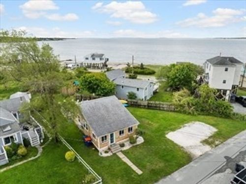 13 Hathaway St, Fairhaven, MA, 02719-1722 | Card Image